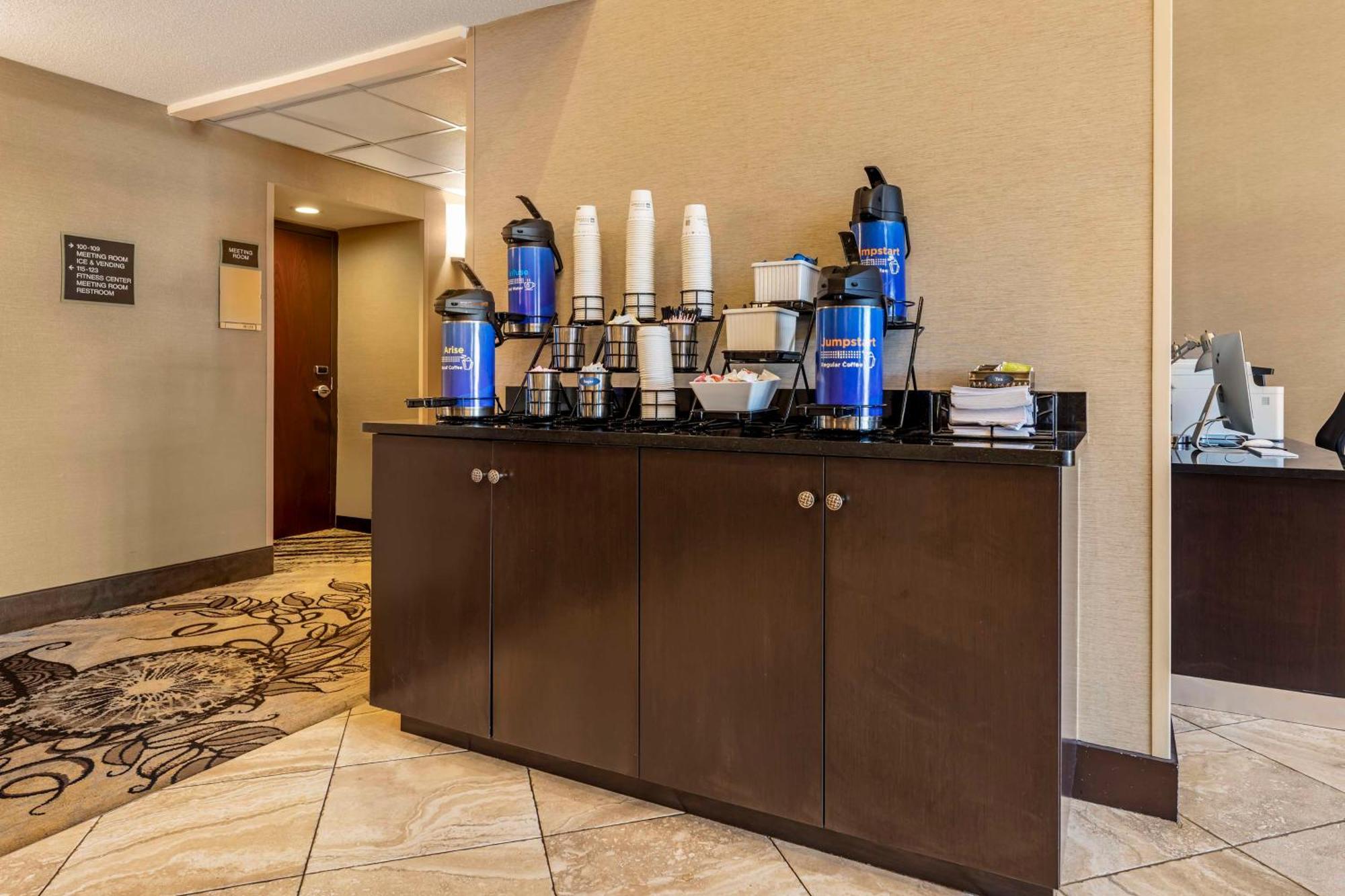 Best Western Нью-Олбани Экстерьер фото